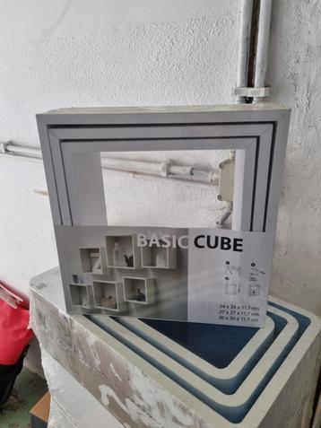 Set van 3 wandkubussen – BASIC CUBE – zwevend design – wit – beschikbaar voor biedingen