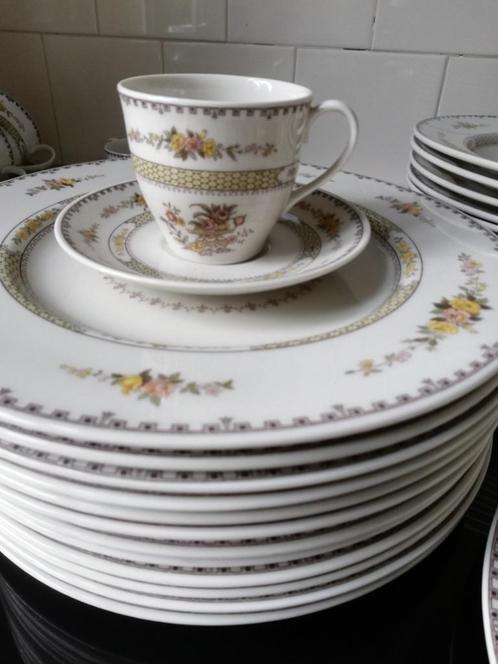 Servies Royal Doulton Hamilton, diner en koffieservies, Huis en Inrichting, Keuken | Servies, Bord(en), Porselein, Ophalen