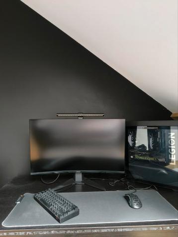 Gaming setup beschikbaar voor biedingen