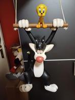 Sylvester en Titi bij de Trapeze-figuur/standbeeld, Ophalen of Verzenden, Looney Tunes, Zo goed als nieuw, Beeldje of Figuurtje