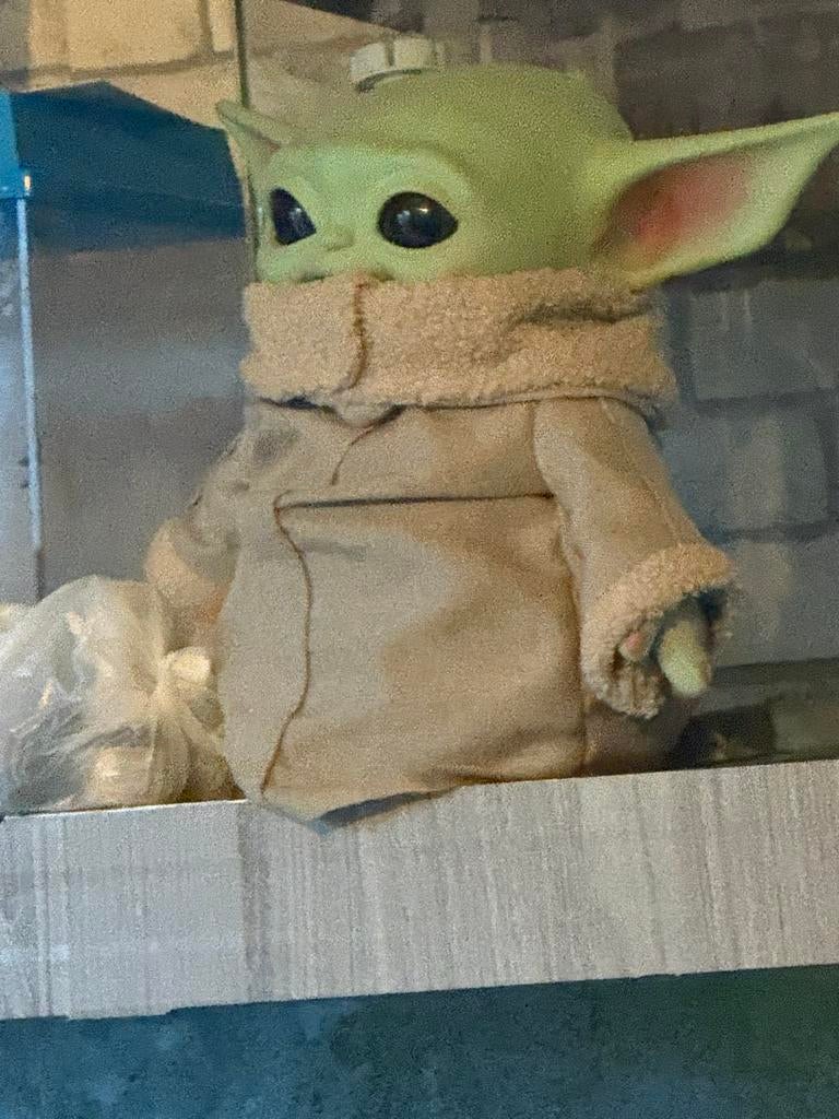 Bby joda met geluid heeft enkel op de kast gestaan, Ophalen, Zo goed als nieuw