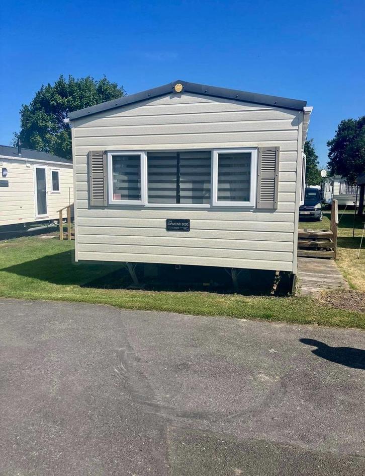 Te koop zeer goed onderhouden caravan in De Haan, Caravans en Kamperen, Stacaravans, tot en met 2, Ophalen
