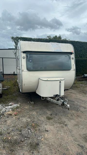 Tabbaert caravan waterdicht met voortent beschikbaar voor biedingen