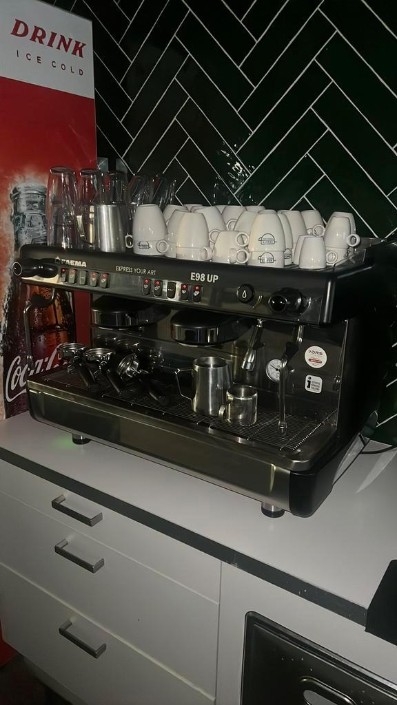 FAEMA E98 UP, Zakelijke goederen, Horeca | Keukenapparatuur, Ophalen