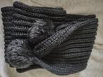 x Zwarte sjaal met pompon, Ophalen of Verzenden, Sjaal, Zo goed als nieuw
