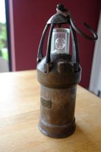 Oude mijnwerkerslamp, Ophalen