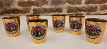 Set van vintage likeurglazen beschikbaar voor biedingen