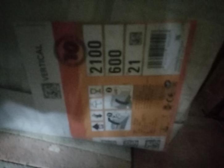 verticale  radiator , kranen , onderblokken, onderdelen, Doe-het-zelf en Bouw, Verwarming en Radiatoren, Nieuw, Radiator, Ophalen