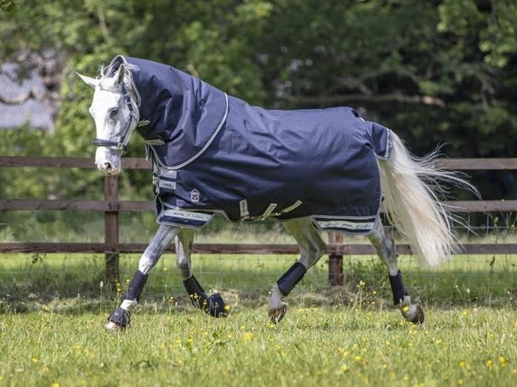 LeMieux Arika Featherweight Regendeken + hals 0g 175 tm 215, Dieren en Toebehoren, Paarden en Pony's | Dekens en Dekjes, Nieuw