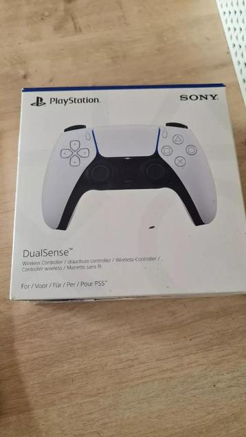 Witte PS5-controller in perfecte staat met originele doos beschikbaar voor biedingen