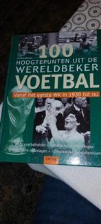 100 Hoogtepunten uit de Werelbeker voetbal, Boeken, Verzenden, Zo goed als nieuw, Balsport