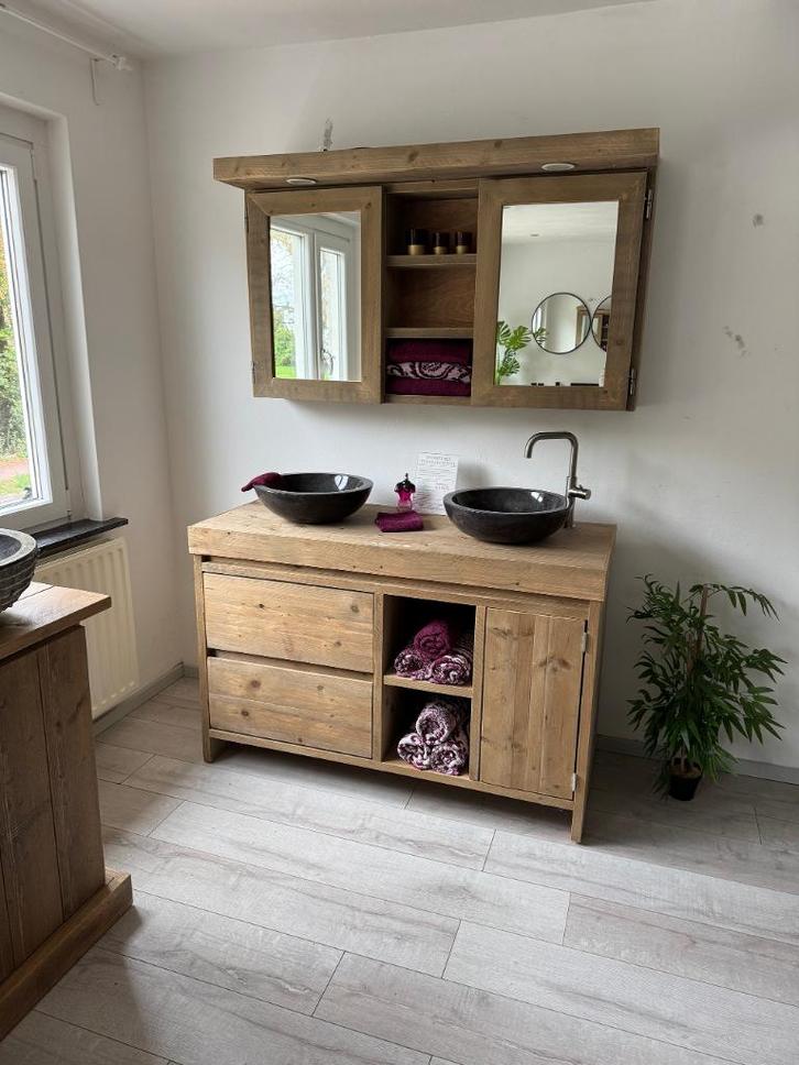 Badkamermeubel | Spiegelkast | 130 cm | OP=OP, Huis en Inrichting, Badkamer | Badkamermeubels, Nieuw, Wastafelkast, Minder dan 100 cm