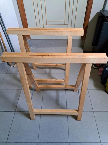 2 houten schragen beschikbaar voor biedingen