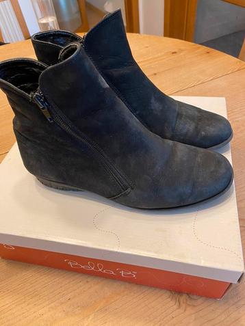 Zwarte nubuck enkellaarzen EU37 beschikbaar voor biedingen