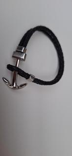 Lederen armband met anker, Ophalen