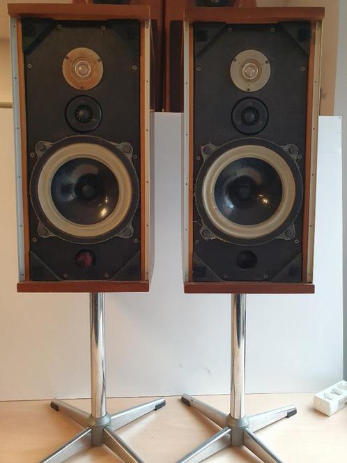 2 luidsprekers / speakers B&W DM4 inclusief stands, Audio, Tv en Foto, Luidsprekerboxen, Ophalen
