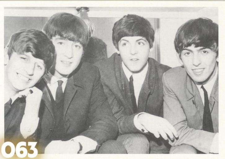 THE BEATLES *** FOTO / POSTCARD (14,80 x 10,40 cm), Verzamelen, Postkaarten | Themakaarten, Ongelopen, 1960 tot 1980, Muziek, Ophalen of Verzenden