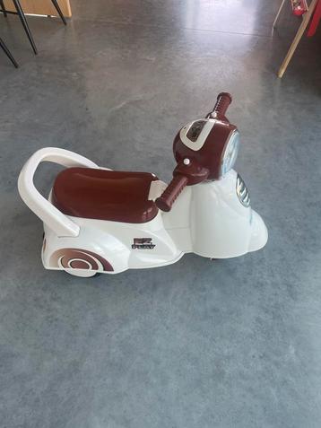 Brommertje met verlichting en geluid beschikbaar voor biedingen