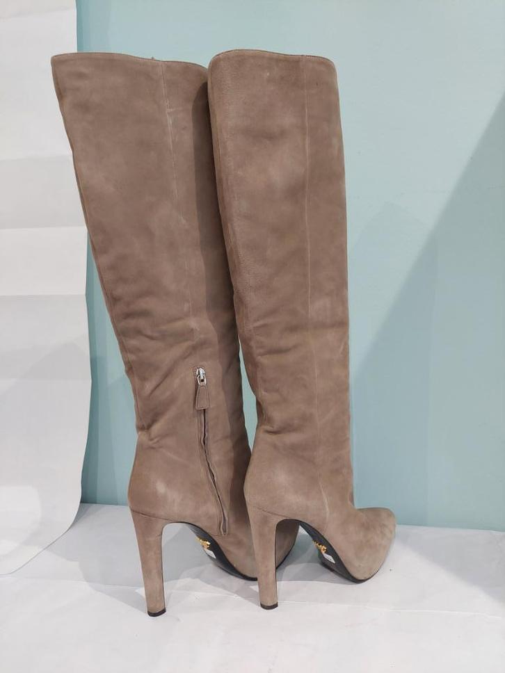 599C* PRADA mooie luxe laarzen taupe leer (40), Kleding | Dames, Schoenen, Hoge laarzen, Verzenden