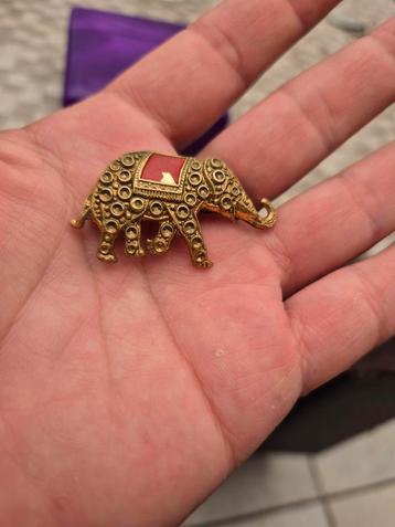 Vintage vergulde zeer oude olifant broche  beschikbaar voor biedingen