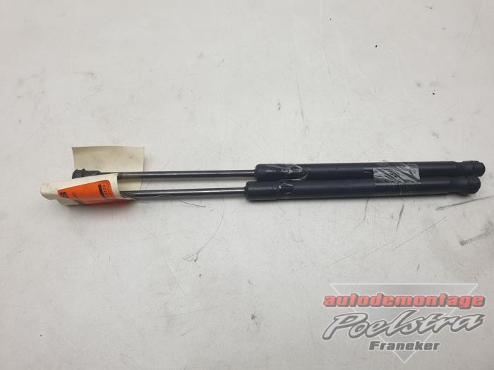 Amortisseur kit capot moteur d'un BMW 1-Serie, Autos : Pièces & Accessoires, Carrosserie & Tôlerie, BMW, Utilisé, 3 mois de garantie