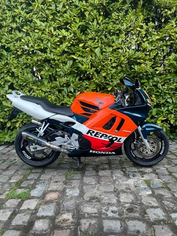 Honda cbr600f 1998 beschikbaar voor biedingen