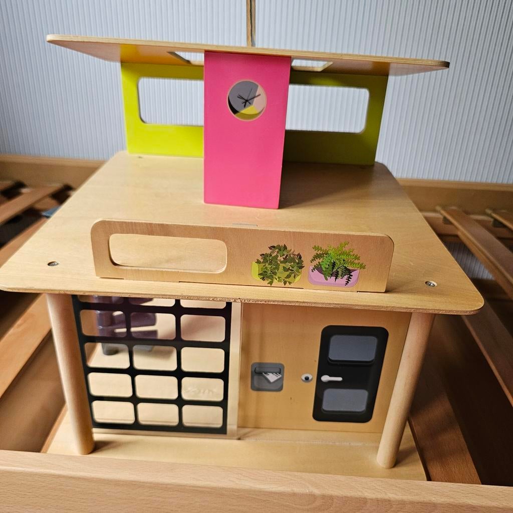 Houten speelhuisje, Ophalen