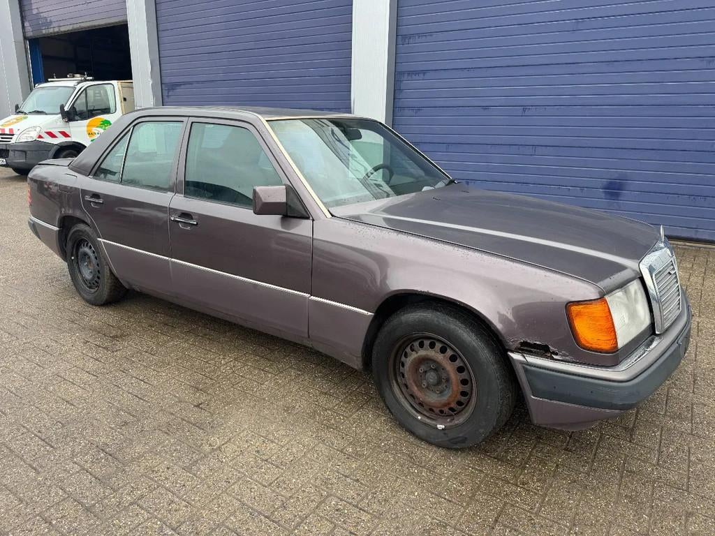 Mercedes-Benz 200-serie *250D-BELGIAN ORIGINE* (bj 1993), Auto's, Oldtimers, Mercedes-Benz, Bedrijf, Te koop, Handgeschakeld