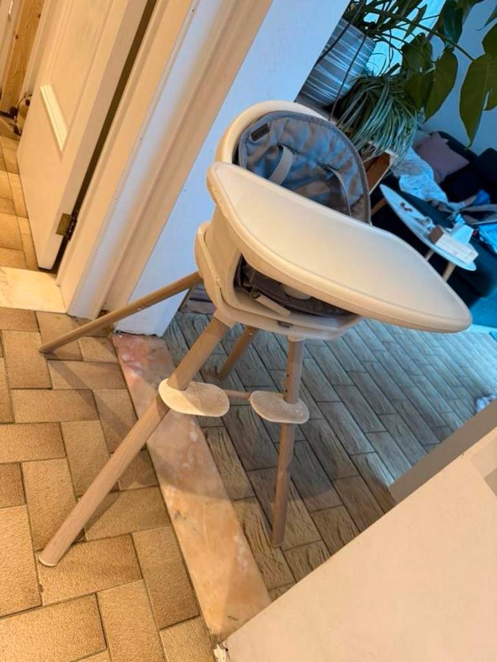 Maxi-Cosi Moa 4-in-1 meegroei eetstoel, Kinderen en Baby's, Kinderstoelen, Zo goed als nieuw, Meegroeistoel, Aanschuifbaar, Afneembaar eetblad