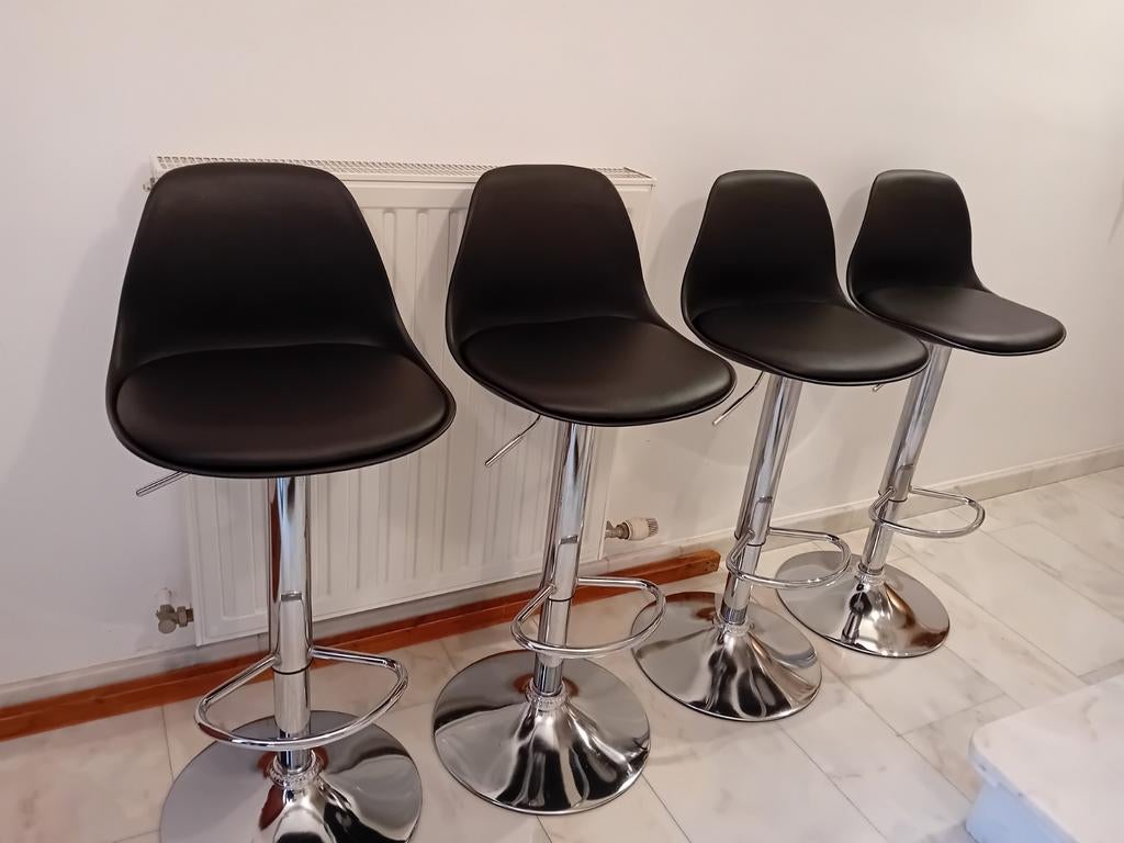 4 barkrukken barstoelen, Huis en Inrichting, Barkrukken, In hoogte verstelbaar, Met voetsteun, Draaibaar, Ophalen