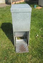 Mangeoire galvanisée anti-nuisibles pour poules, Enlèvement, Utilisé, Abreuvement et Alimentation