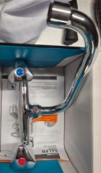 Grue avec bec supérieur en très bon état., Bricolage & Construction, Sanitaire, Enlèvement ou Envoi, Comme neuf, Chrome, Robinet