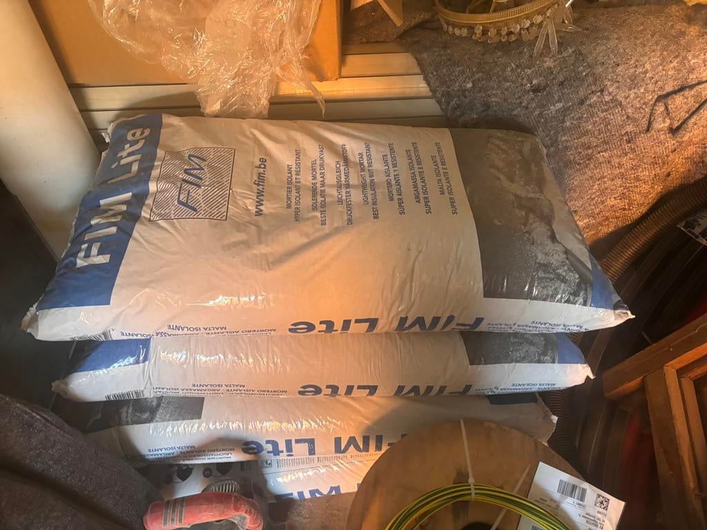 4 zakken Fimlite, isolerende mortel / uitvullingschape, Ophalen, Zo goed als nieuw