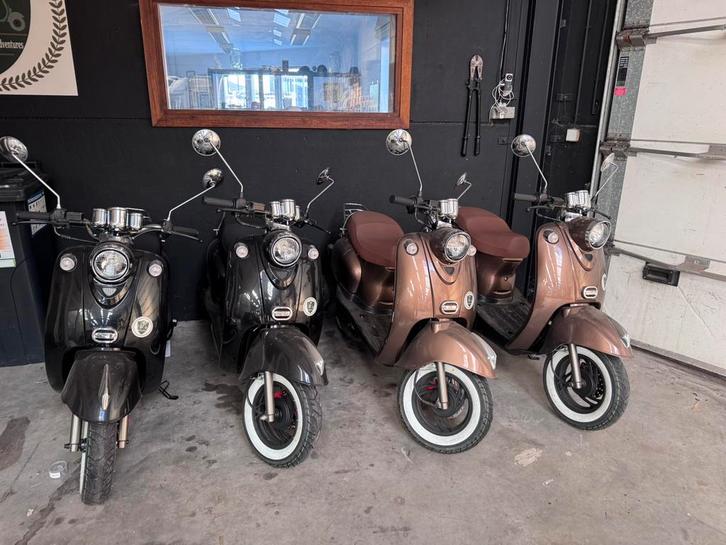 Scooters Lowigi 4 stuks, Vélos & Vélomoteurs, Pièces de cyclomoteur | Scooters, Comme neuf, Enlèvement