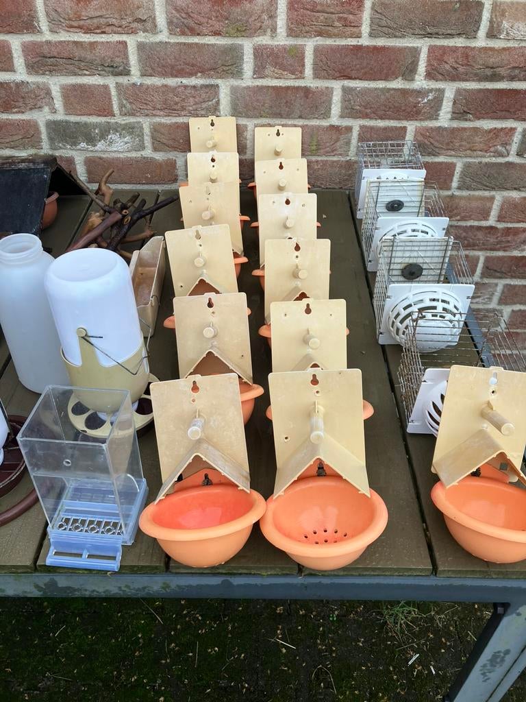 KANARIE MATERIAAL: WASBAKJES-DRINKPOTJES-NESTKASTJES-, Tuin en Terras, Vogelhuisjes en Vogelbaden, Zo goed als nieuw, Ophalen