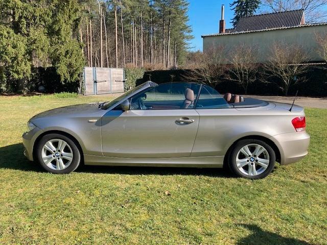 BMW 1 cabrio, Autos, BMW, Particulier, Série 1, ABS, Air conditionné, Cruise Control, Isofix, Capteur de pluie, Attache-remorque