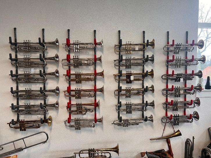 Nous avons plusieurs trompettes/bugles en stock, Musique & Instruments, Instruments à vent | Trompettes, Utilisé, Trompette en si bémol