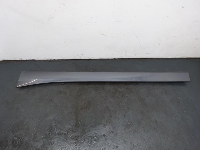 Zijskirt links van een BMW 1-Serie (B39), Gebruikt, -, -, Ophalen of Verzenden