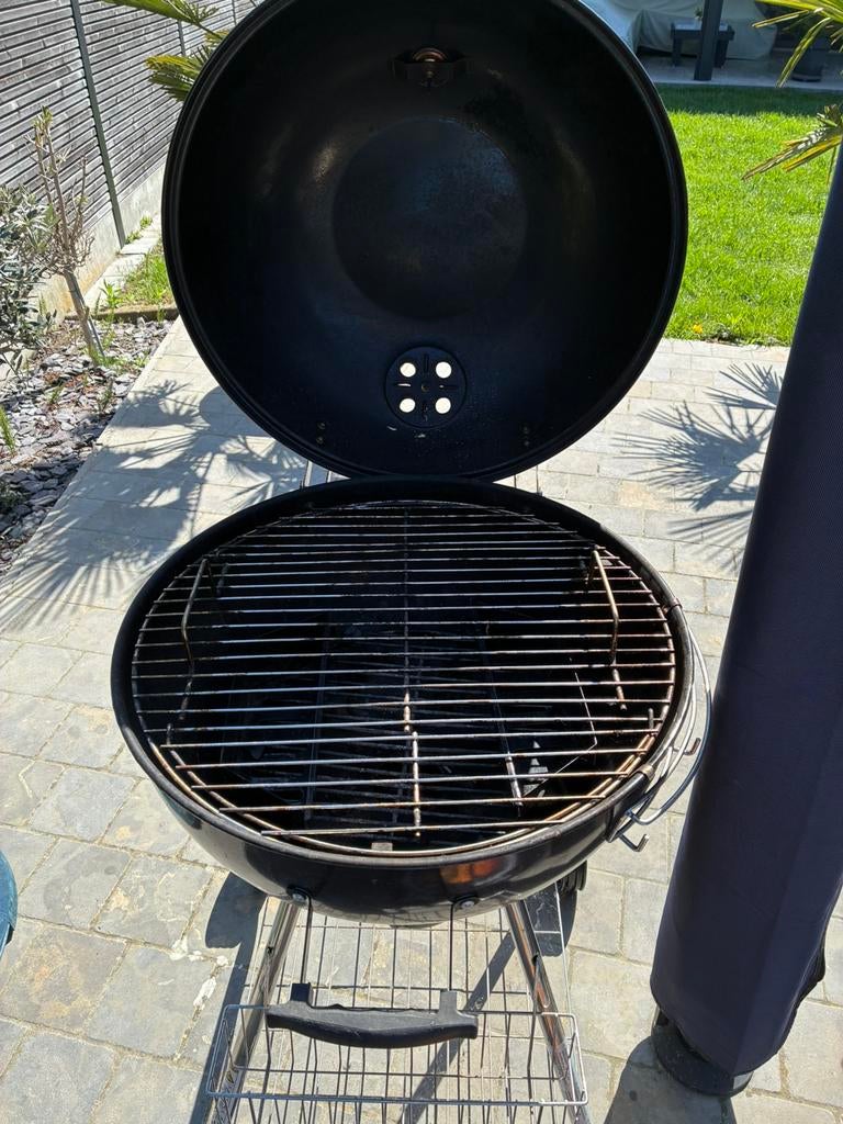 bbq houtskool met vele extras, Ophalen, Zo goed als nieuw