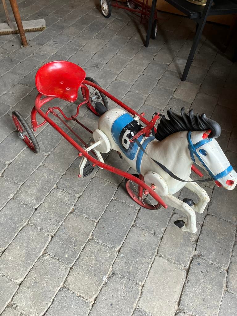Voiture à pédales, cheval., Enlèvement