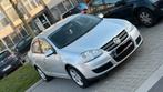 Volkswagen Jetta 2007 Automaat - Nieuwe banden & remmen, Autos, Argent ou Gris, Achat, 4 portes, Entreprise