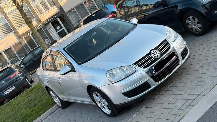 Volkswagen Jetta 2007 Automaat - Nieuwe banden & remmen, Autos, Volkswagen, Entreprise, Jetta, Caméra de recul, Essence, 4 portes