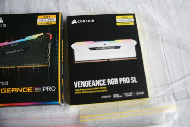 32GB (2x16GB) 3600MHz Vengeance RGB PRO SL, Informatique & Logiciels, Mémoire RAM, DDR3, Enlèvement