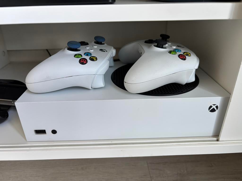 Xbox Series S avec 2 manettes, Enlèvement, Comme neuf, Avec 2 manettes