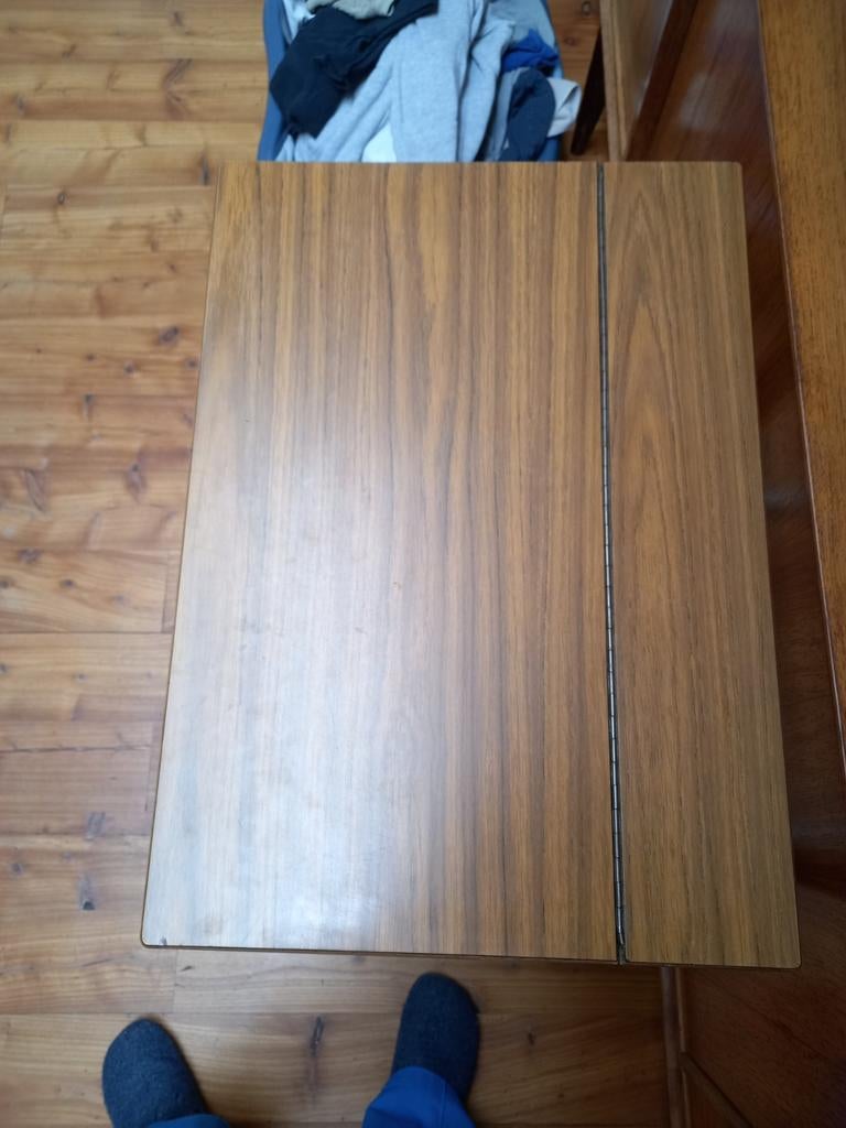 retro lessenaar. gebruikte staat maar nog in goede conditie., Huis en Inrichting, Kasten | Secretaires, Ophalen, Gebruikt, Vintage retro