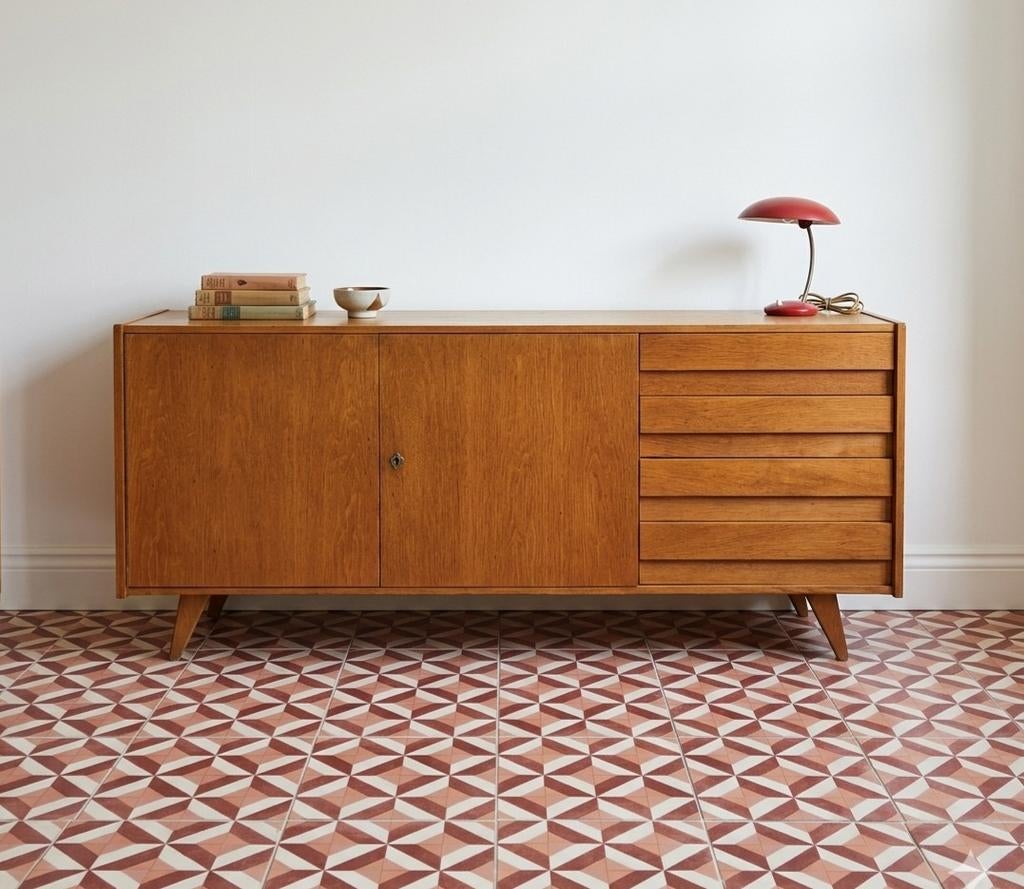 Buffet vintage Jiroutek, Maison & Meubles, Armoires | Dressoirs, Enlèvement