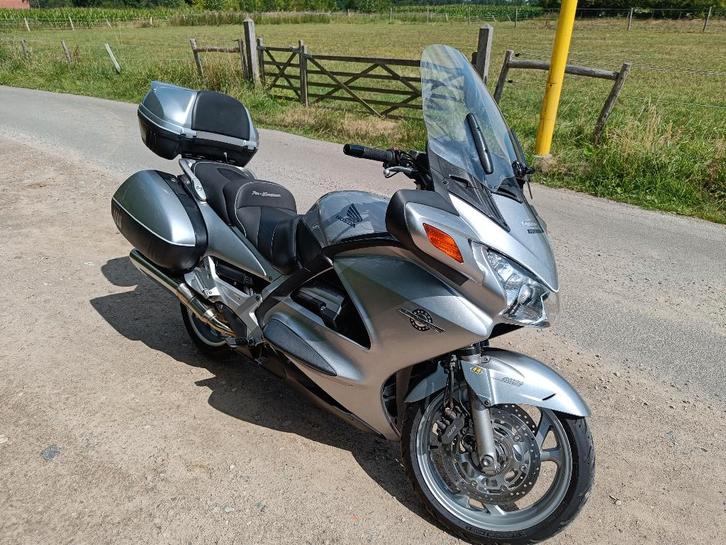 motoren, Motos, Motos | Honda, Particulier, Tourisme, plus de 35 kW, 4 cylindres, ABS, Transmission par cardan, Poignées chauffantes