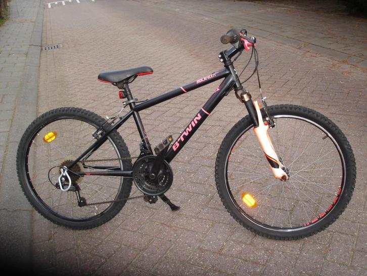B’twin Rockrider 500. 24 inch, Fietsen en Brommers, Fietsen | Jongens, Gebruikt, 24 inch, Handrem, Versnellingen, Ophalen
