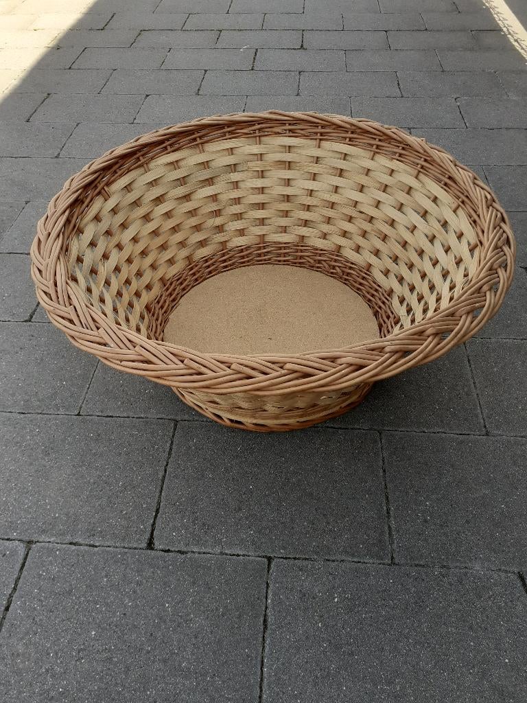 Mooie ronde rieten mand, Ophalen, Gebruikt, Mand, Rond