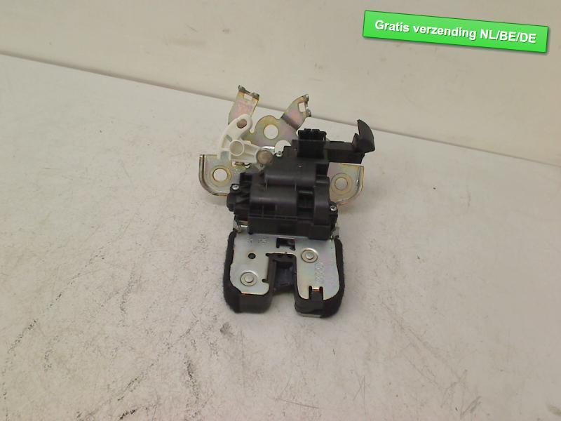 SERRURE COFFRE Audi A3 Limousine (8VS / 8VM) (4H0827505), Dhr. R. de Gouw, Haillon arrière, Audi, Utilisé